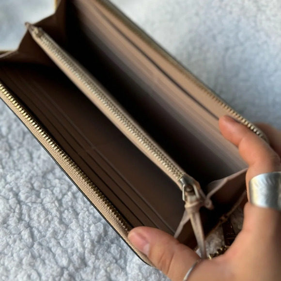 AUTHENTIC Two Tone Chloe Wallet - Picture 6 of 16